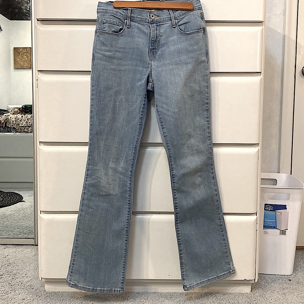 🎒515 Bootcut Levi Jeans size 4 Light Blue Wash Embroidered Pocket